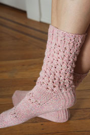Розовые носочки ручной вязки